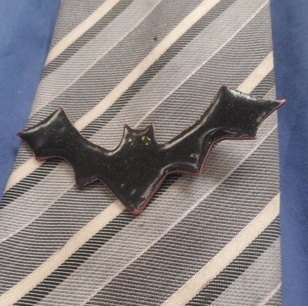 Bat theme pin for Halloween